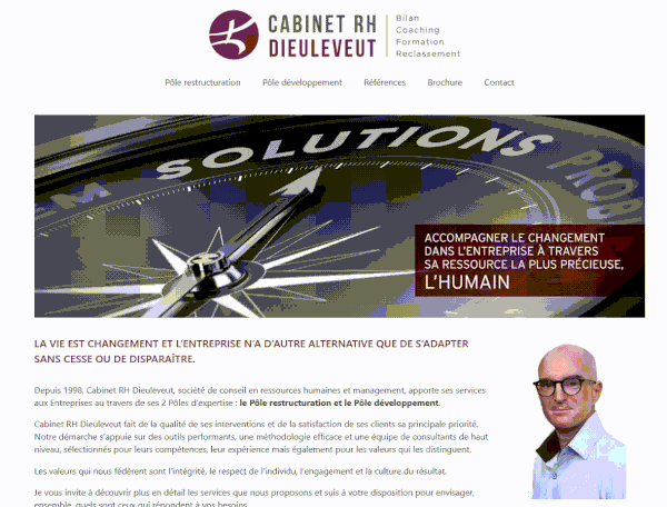 Exemple du header rétractable au scroll
